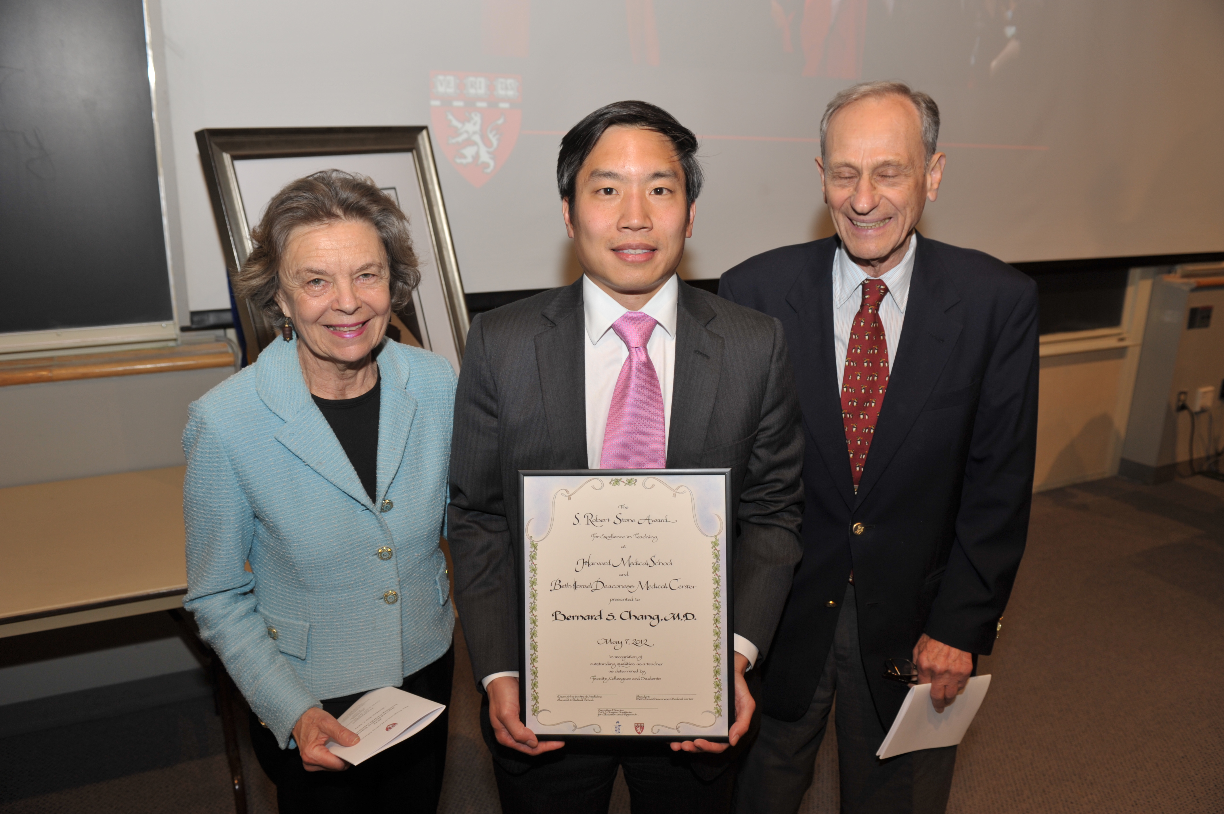 Bernard S. Chang, MD, Recipient of the S. Robert Stone Award for Excellence in Teaching, with Dick and Betty Stone. Photo by Steve Gilbert.
