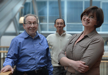 (from left) Edward Kravitz, Yick-Bun Chan, Olga Alekseyenko. (Source: Harvard Medical School/Angela Alberti)