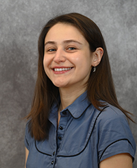 Nikola Mizgier Headshot