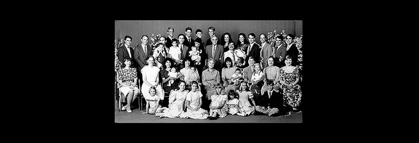 portrait of 43 members of the Guyton family at a reunion