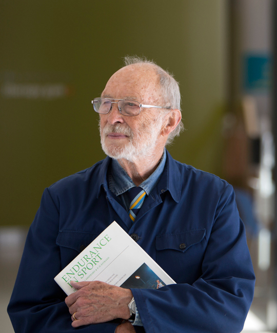 portrait of Howard Knuttgen