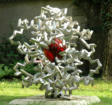 Julian Voss-Andreae, <em>Hemoglobin</em>, 2007, stainless steel and glass, height: 7 ft., private collection (Zurich)