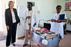 Harvard President Drew Faust tours Mochudi Hospital in the village of Mochudi, Botswana. Photo by Justin Ide/Harvard News Office.