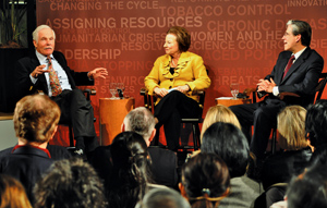 At the Forum’s launch were (from left) CNN founder Ted Turner, former Washington Post health editor Abigail Trafford and HSPH Dean Julio Frenk. Photo by Justin Ide/ Harvard news staff