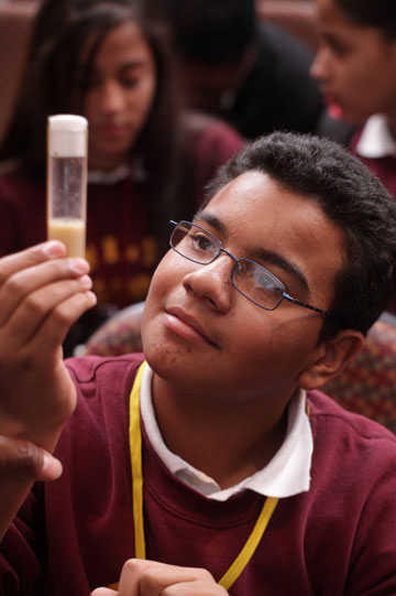 Middle school students visited Harvard Medical School on Oct. 26 for a close-up look at scientists at work. Approximately 400 students from Boston and Cambridge learned about career paths as they visited one of 45 participating research laboratories through the Explorations program, which links students interested in science, mathematics and health with researchers at area institutions. The event, now in year 12, was hosted by the HMS Office for Diversity Inclusion and Community Partnership in collaboration with 14 institutions. Credit: Jeff Thiebauth.