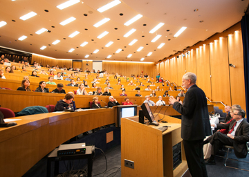 Walter Willett speaking at the panel discussion. Photo by HSPH Photographer Aubrey LaMedica.