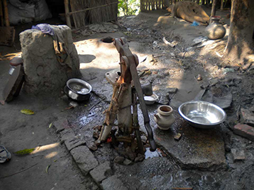 A well outside a home in Pabna. Image: Maitreyi Mazumdar