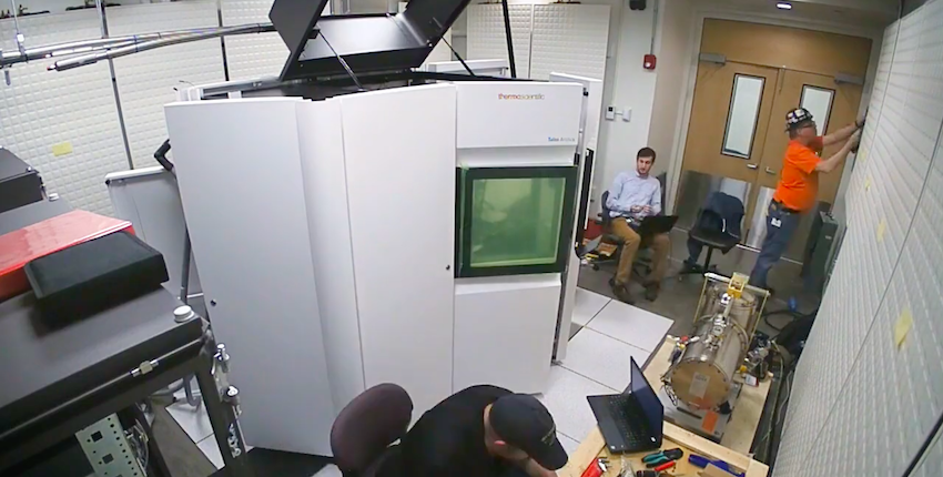 The Harvard Cryo-EM Center installs its first microscope.