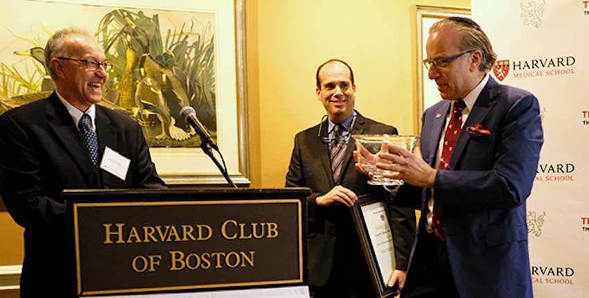 Honoree Kenneth Mandl, center, celebrates with HMS Dean George Q. Daley (left) and future professorship namesake Isaac Kohane.