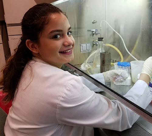 Rocio Nunez Pepen in 2015 as a Project Success intern in the lab at MGH.