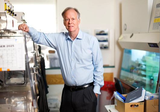 Bill Kaelin poses in a lab