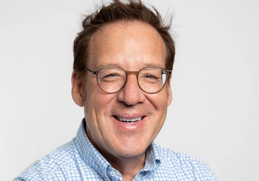 Portrait photo of Gregory Verdine