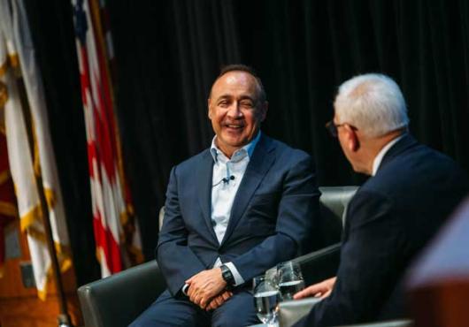Blavatnik talking with Rubenstein