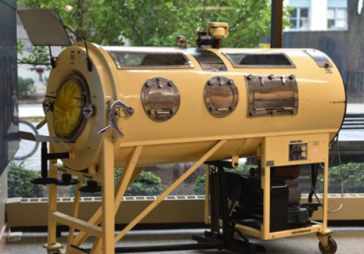 Image of the iron lung