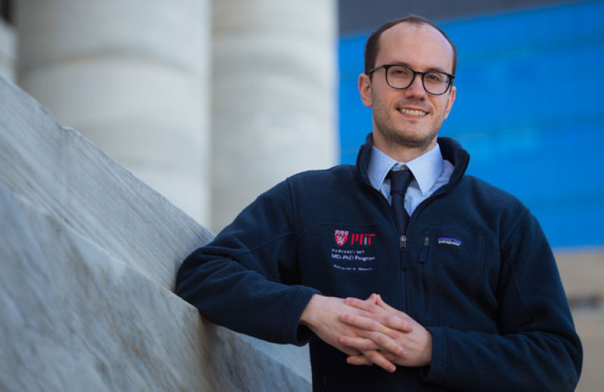 Image of Maury outside Gordon Hall