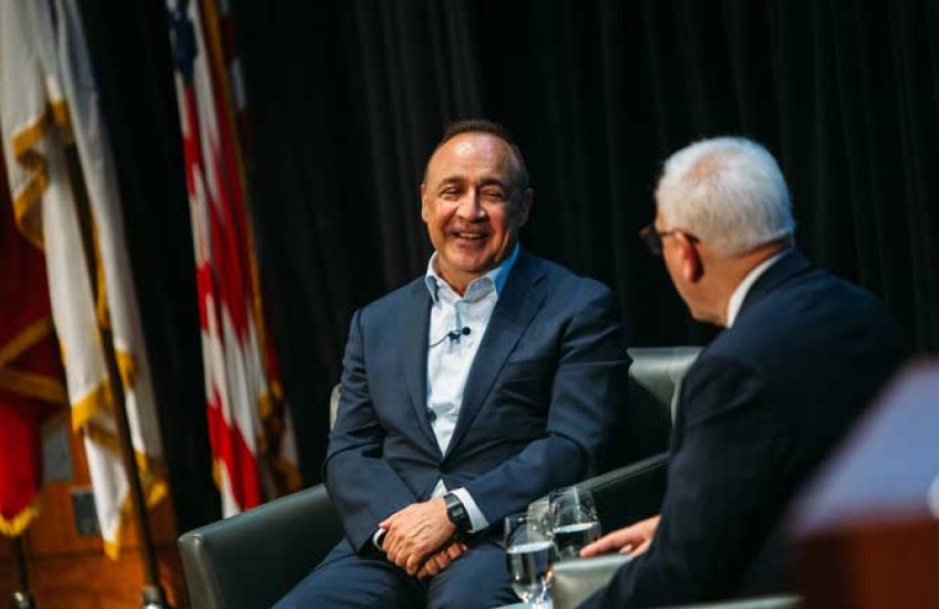 Blavatnik talking with Rubenstein