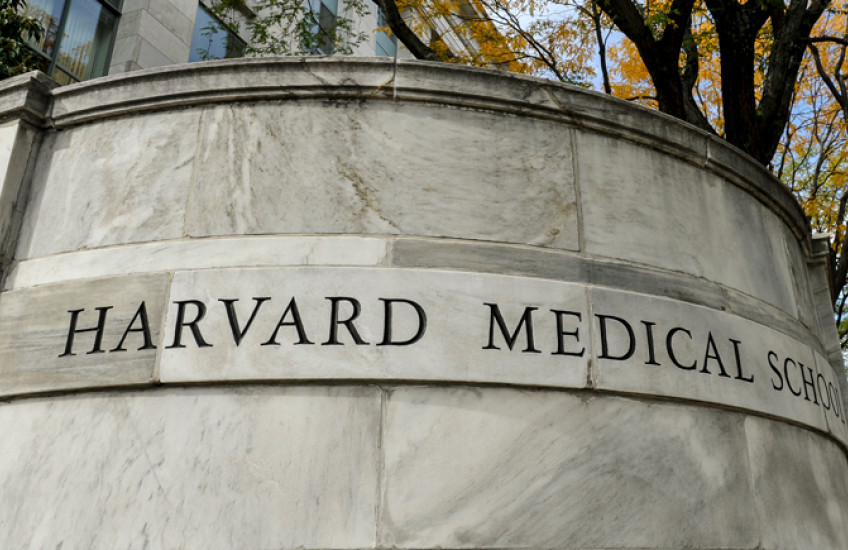 Photo of lettering at entrance to Quad that says Harvard Medical School