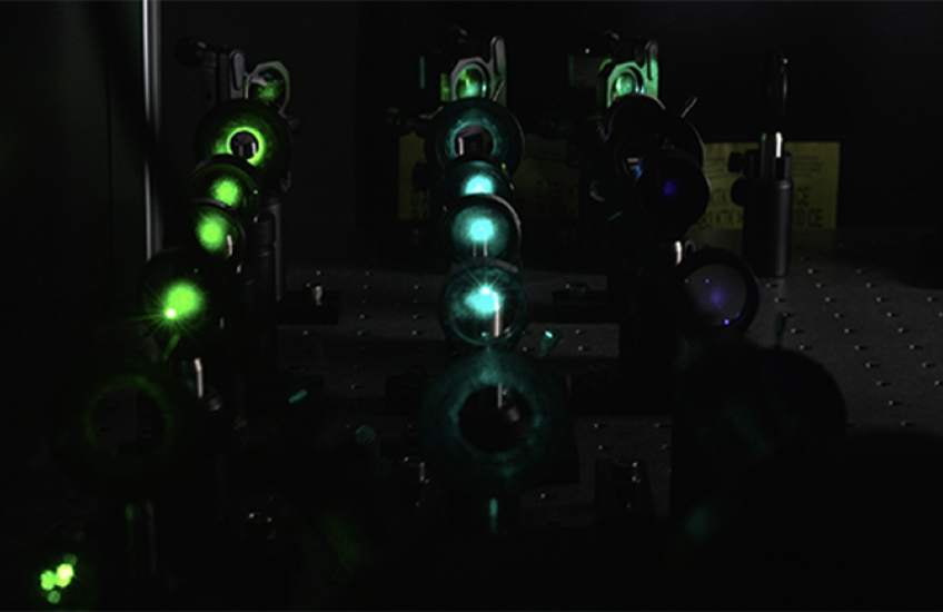 Rows of mirrors in a laser microscope