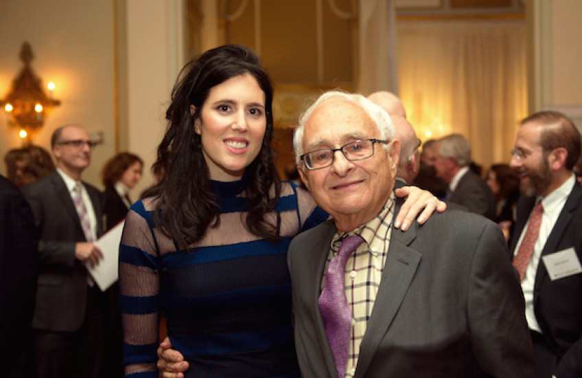 HMS Receives $20 Million from Warren Alpert Foundation