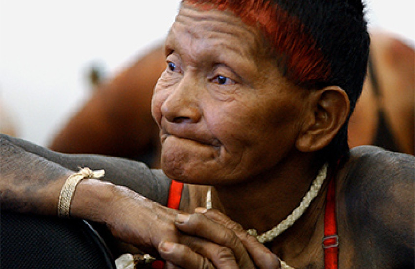 An indigenous Xavante midwife