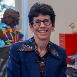 Portrait photo of Jennifer Potter