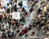 Overhead photograph of new medical and dental students at a gathering in one of the HMS Quad buildings