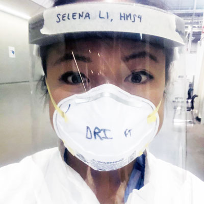Photo of Selena Li with mask on